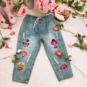 NWOT Very Cute baggy fitting thin Jean pants